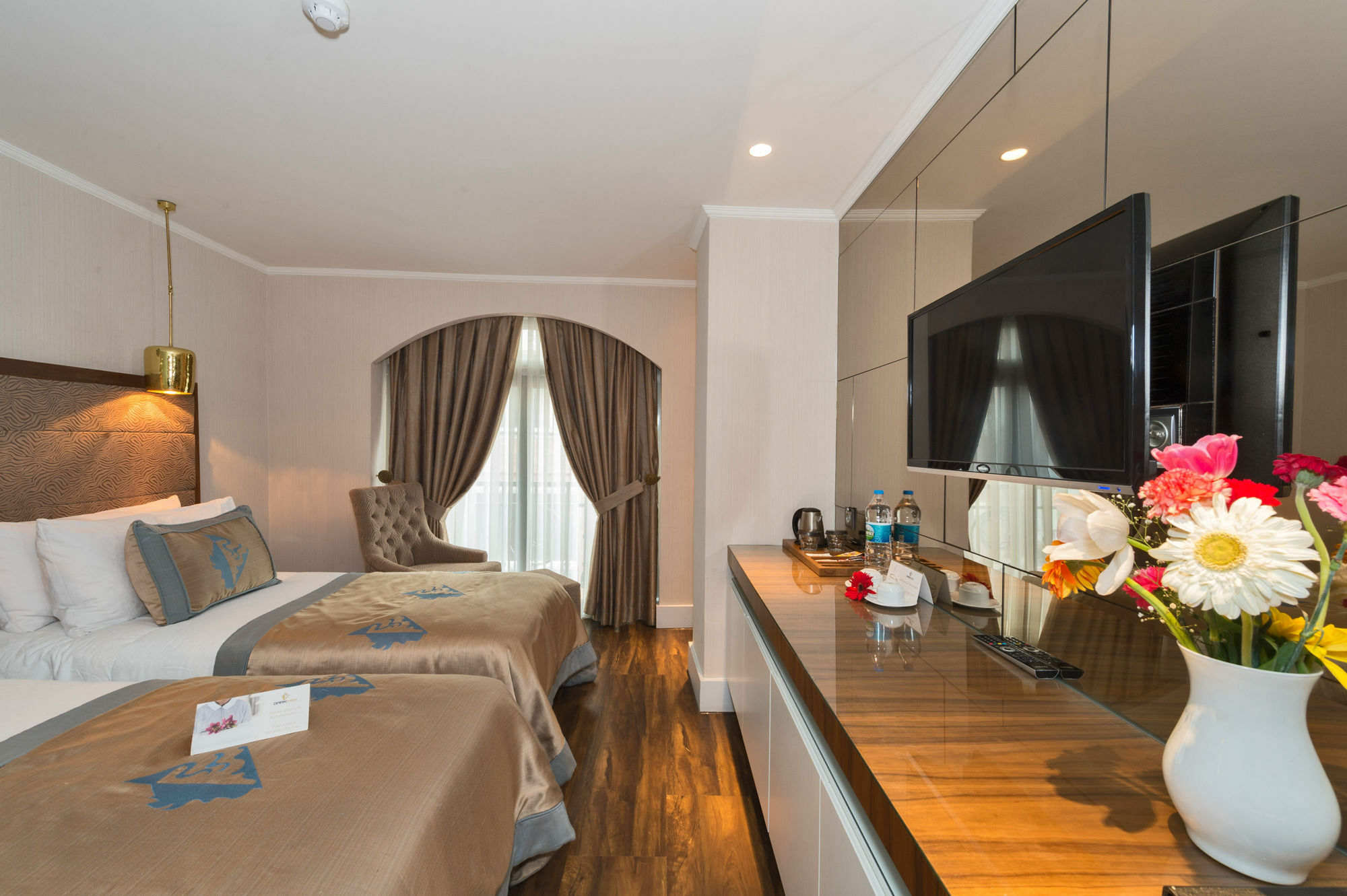 Darkmen Hotel Istanbul Bagian luar foto